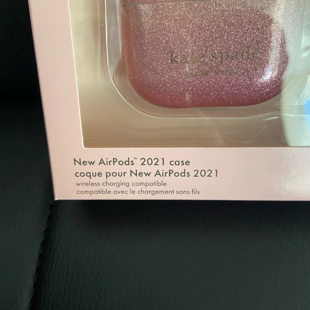 NEW🎉🎉 KATE SPADE AIRPODS CASE FOR 3rd GENERATION AIRPODS